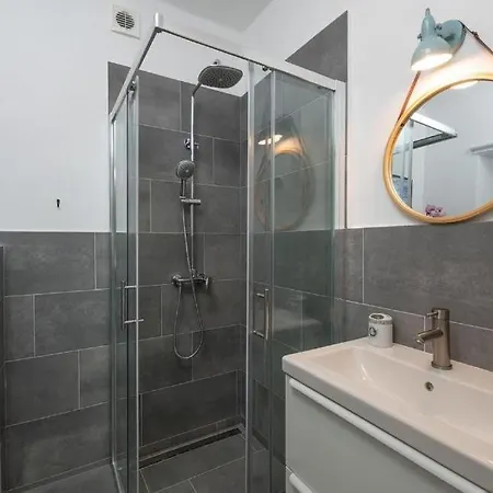 Old Place Apartment Pula