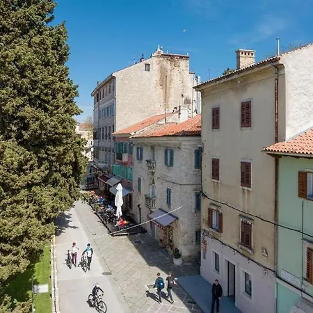 Old Place Apartment